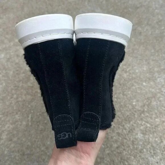 Ugg Alameda Chelsea Black Sneaker Boot Women’s Size 6 - Picture 8 of 11